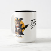 喫茶店街で過ごす、かわいいハロウィーン猫 ツートーンマグカップ (正面左)