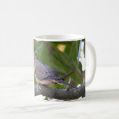 嘆く鳩の写真 コーヒーマグカップ (正面右)