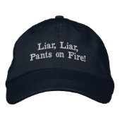 嘘つきは火事場のズボン！ 刺繍入りキャップ (正面)