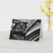 噛みつくようなインプスゴシックガーゴイルの誕生日の苦悩 カード (黄色い花)