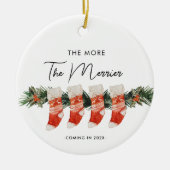 四つのメリーストッキングの家族が セラミックオーナメント (正面)