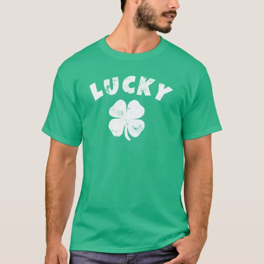 四つ葉のクローバー ラッキー St. Patrick's Day Tシャツ (正面)