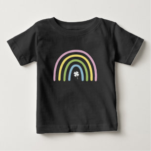 四つ葉のクローバー 虹 セントパトリックの日 ベビーTシャツ