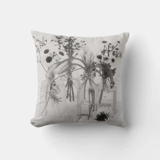 四ボトル白花 クッション (正面)