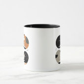 四匹の猫が円を描いて眠る – お祓い マグカップ (中央)