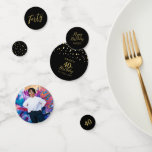 四十 |金ゴールド&ブラック紙吹雪40th Birthdayパーティー コンフェッティ<br><div class="desc">この40歳の誕生日フォトテーブルの紙吹雪でスタイリッシュ、特別な日に詳細を追加。このデザインはモダン、黒と金ゴールドの色のコンボで六角紙吹雪を持つスクリプト"Forty",  "ハッピーバースデー"を備えている。私のショップBaraBomDesignでは、より多くのマイルストーンの誕生日パーティー用品を利用できる。</div>