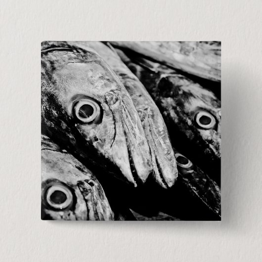 四目 缶バッジ (正面)