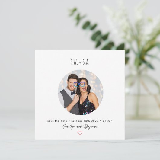 四角い円形写真レイアウト 遊び心のあるイニシャルが楽しい セーブザデート (スタンド正面)