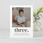 四角い写真を使った3歳の誕生日招待状 招待状 (スタンド正面)