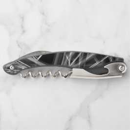 四角形の角、黒い背景に灰色の線 ソムリエナイフ