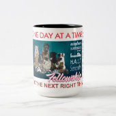 回復フェローシップのスローガンmag 25 ツートーンマグカップ (中央)