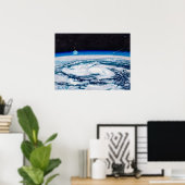 回転する高さから地球：プリント ポスター (ホームオフィス)