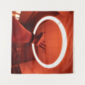 回転式蛍光灯Iに届く人 タペストリー (正面(横))