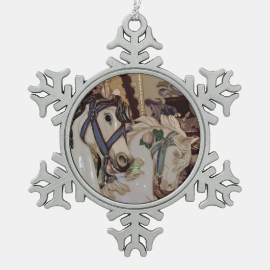回転木馬ウマデザインプーターオーナメント スノーフレークピューターオーナメント (正面)