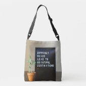 困難な道が美しい目的地へ クロスボディバッグ (裏面)