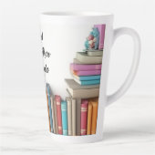 「図書宝物 – 本好きの憩いの場」 カフェラテマグ (右)