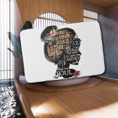 図書室へ入る彼女はバスマットに行く バスマット