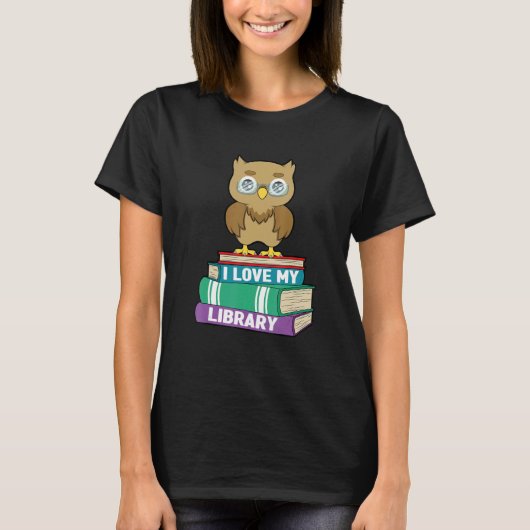 図書館大好き かわいいフクロウ 読書家 ブック Tシャツ (正面)