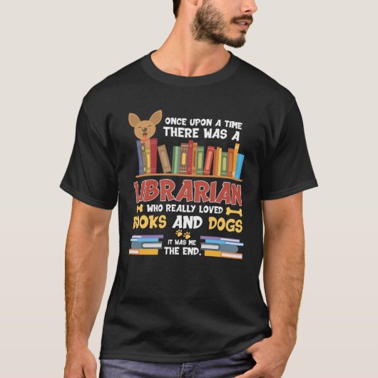 図書館犬と書籍愛好家図書館員読者 Tシャツ (正面)