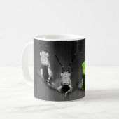 固まりがある緑の虫 コーヒーマグカップ (正面左)