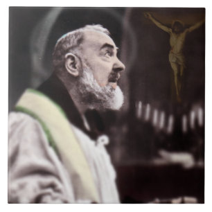 固まりを祝うST PADRE PIO タイル