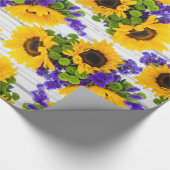 国の素朴で白い木製の紫色の黄色いヒマワリ ラッピングペーパー (角)