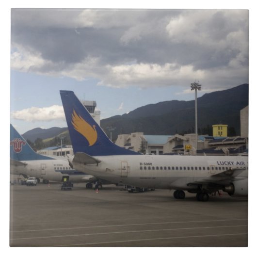 国内のジェ中国のット機が〜に並んでいた タイル (正面)