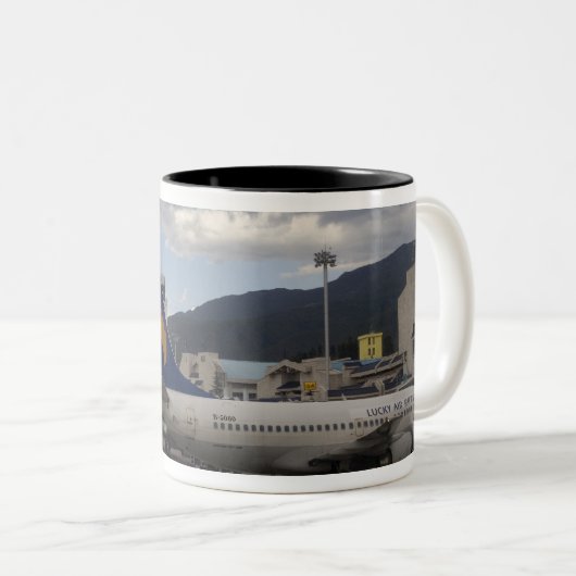 国内のジェ中国のット機が〜に並んでいた ツートーンマグカップ (正面右)