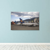 国内の中国のジェット機が列を成した キャンバスプリント (インサイチュ (ウッドフロア))