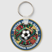 国境を越えたサッカーの熱狂的なファン キーホルダー (裏面)
