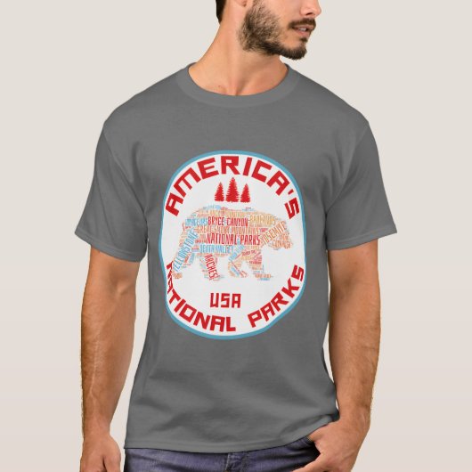 国家公園の熊 ハイキング 旅行 キャンプ おもしろグッズ Tシャツ (正面)