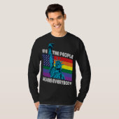 国民は皆LGBTゲイプライド国旗を意味する Tシャツ (正面フル)