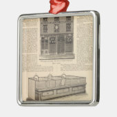 国民ワイヤーおよびランタンの仕事、ハワードおよびモールス メタルオーナメント (左)