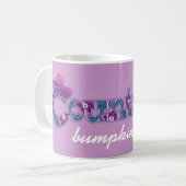 "国田舎者"のデニムの青いピンクのマグ コーヒーマグカップ (正面左)