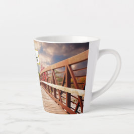 国素朴の木造の橋 カフェラテマグ