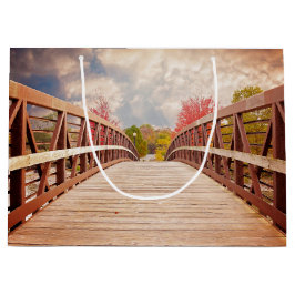 国素朴の木造の橋 ラージペーパーバッグ