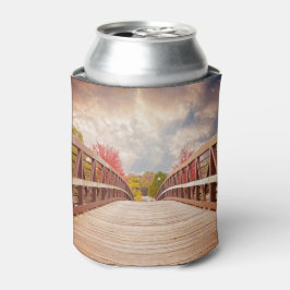 国素朴の木造の橋 缶クーラー