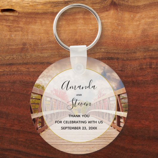 国素朴の結婚式の木造の橋 キーホルダー (正面)