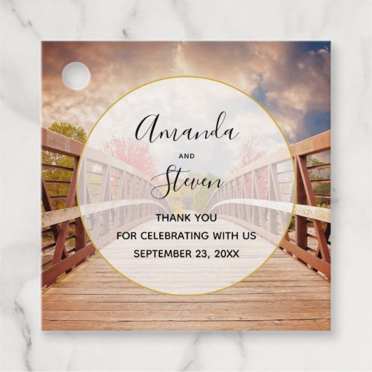 国素朴の結婚式の木造の橋 フェイバータグ (正面)