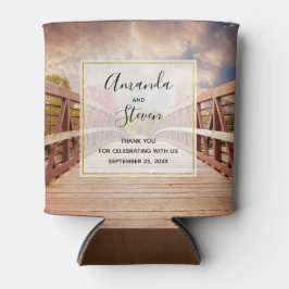 国素朴の結婚式の木造の橋 缶クーラー