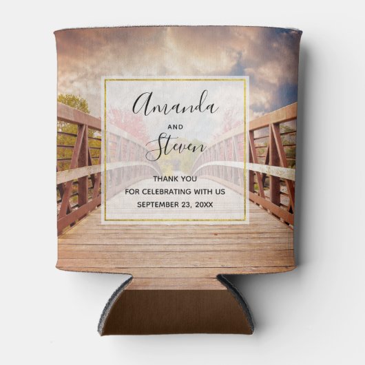 国素朴の結婚式の木造の橋 缶クーラー (正面)