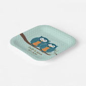 国素朴ティール（緑がかった色）かわいいフクロウが木に座る ペーパープレート (傾斜あり)