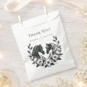 国結婚式 – ウマと花 フェイバーバッグ (クリップ留めされた状態)