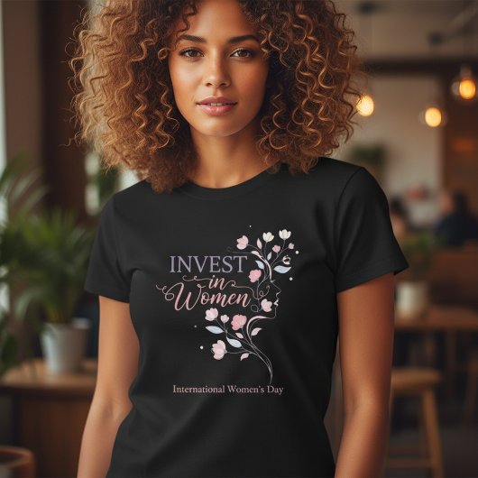 国際女性デー 女性の花のシルエット トライブレンドTシャツ