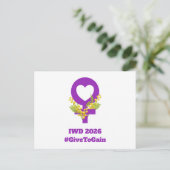 国際女性デー 2026 IWD ギブ・トゥ・ゲイン ポストカード (スタンド正面)