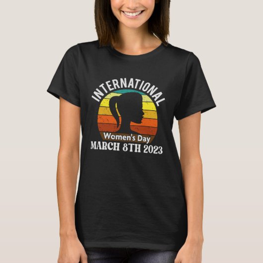国際女性デー 3月8日 2023 パーフェクトC Tシャツ (正面)