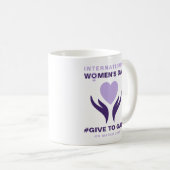国際女性デー Give To Gain 2026 コーヒーマグカップ (正面右)