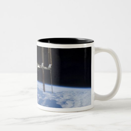 国際的宇宙ステーション11 ツートーンマグカップ (右)