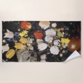 土器の花瓶の花束 ビーチタオル (正面)