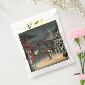 土屋興一 – 根津神社の雪 フェイバーバッグ (封をした状態)